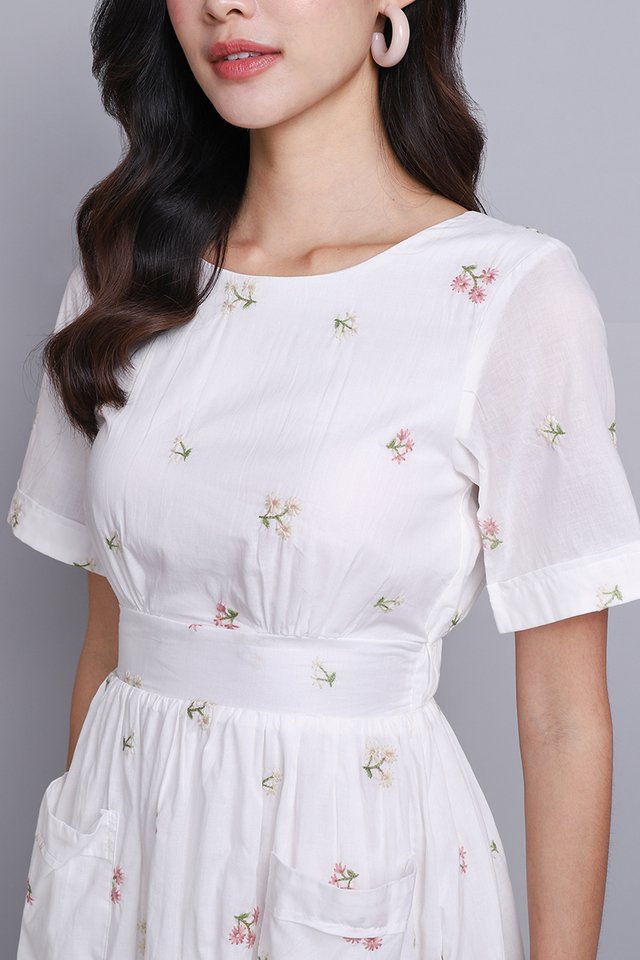 Giselle Dress In White Florals
