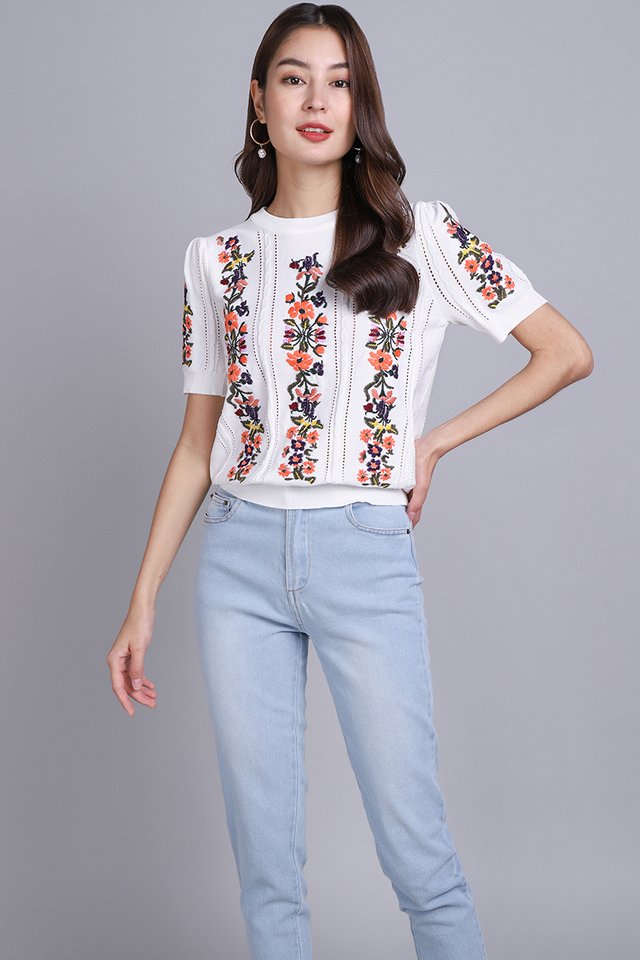 Aster Top In White Florals