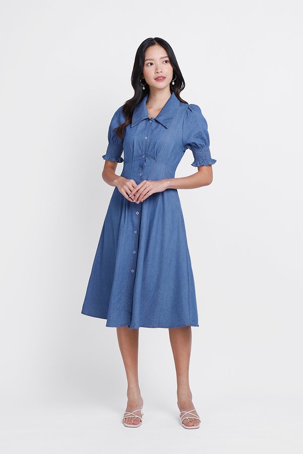 Avril Dress In Mid Wash
