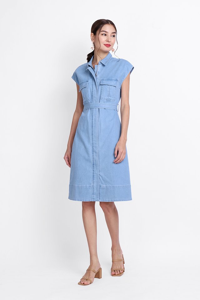Trixie Dress In Light Wash