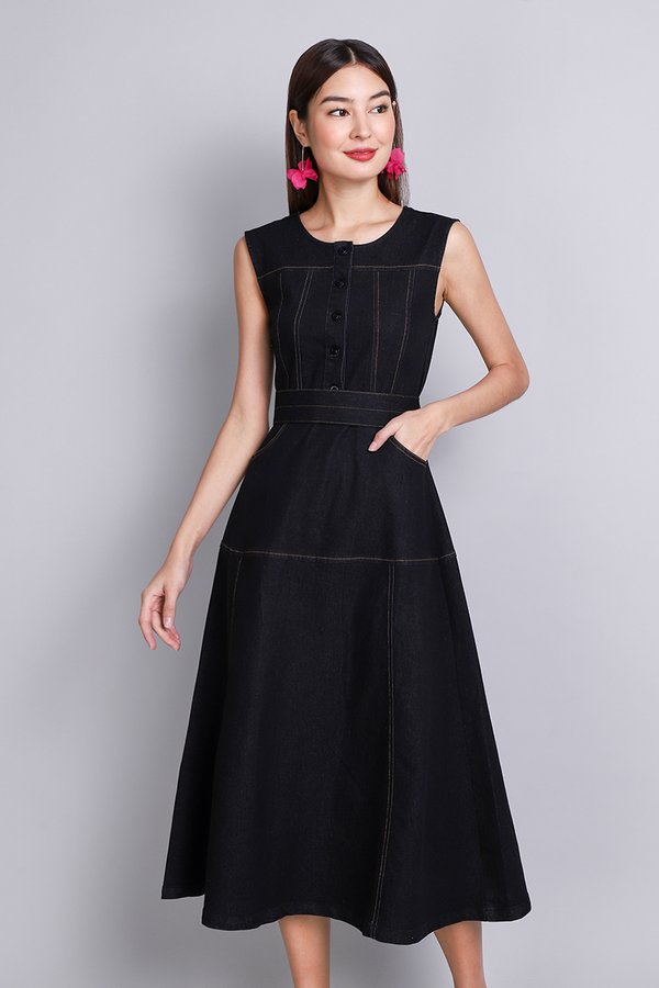 Titania Dress In Black Wash