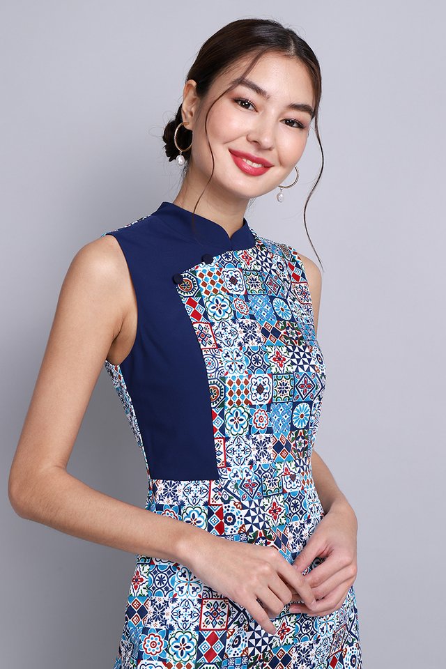 Oriental Artwork Cheongsam Dress In Blue Prints