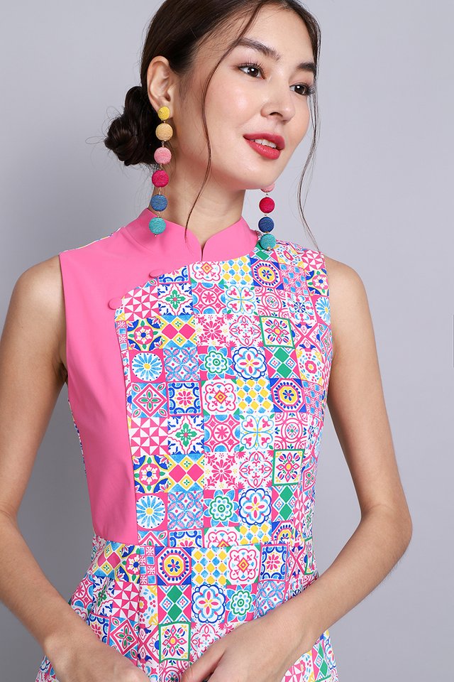 Oriental Artwork Cheongsam Dress In Pink Prints
