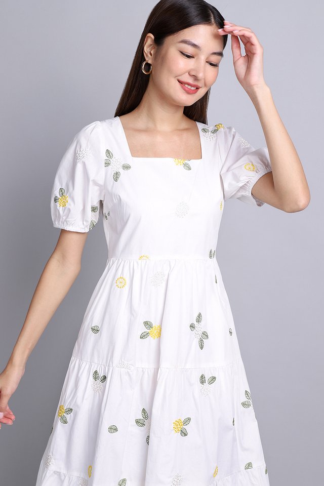 [BO] Sharyn Dress In White Florals