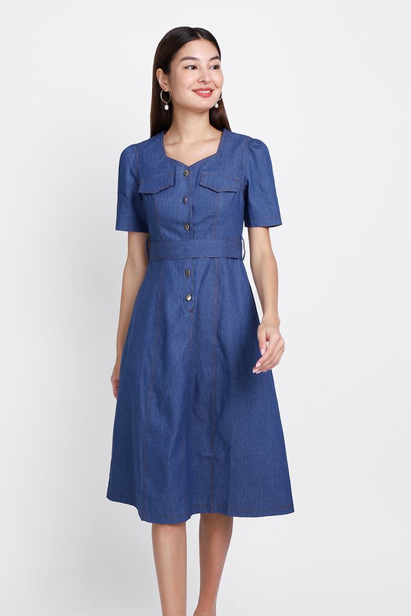 Averie Dress In Mid Wash