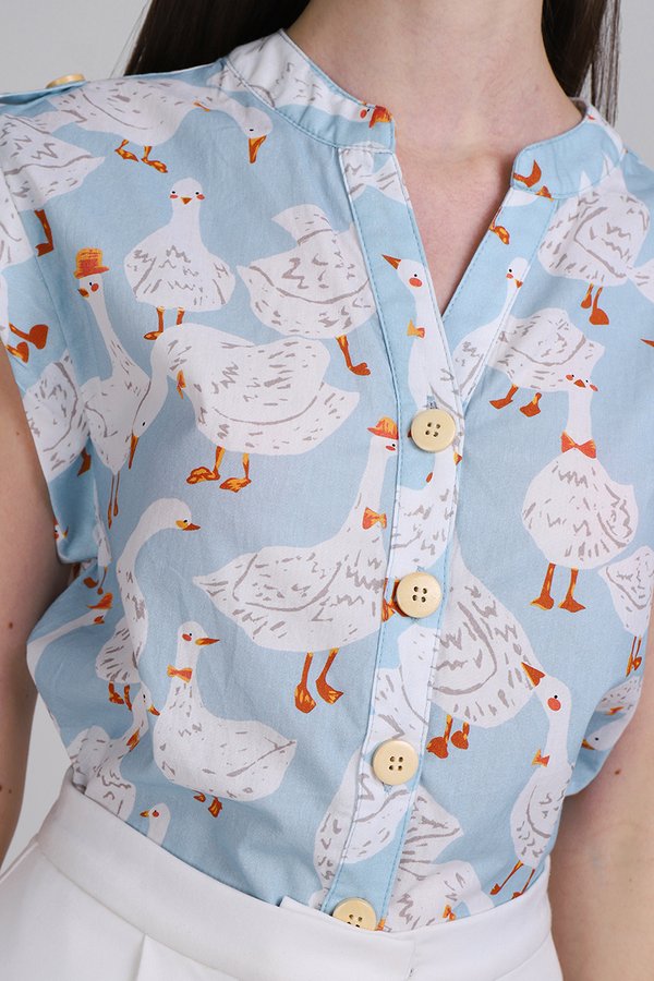 [Backorder] Carla Top In Sky Goose Prints