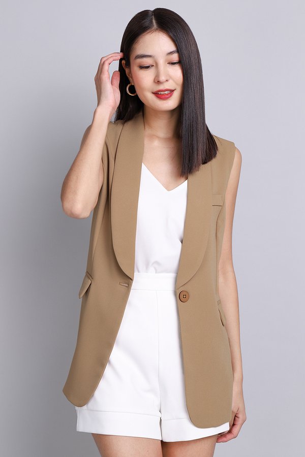 Pat Vest In Mocha