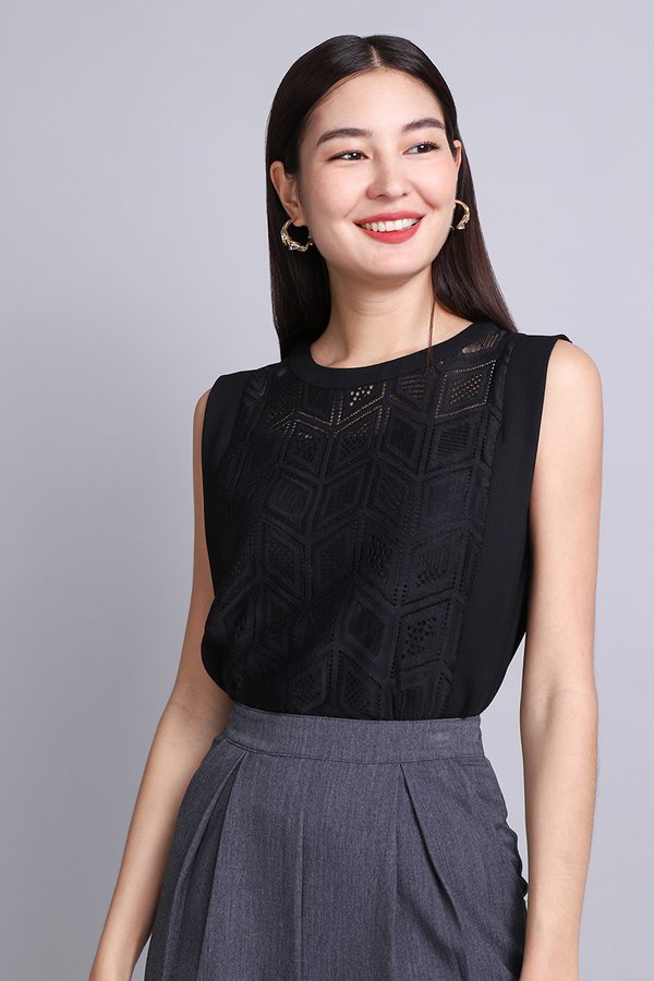 Versailles Top In Black Lace