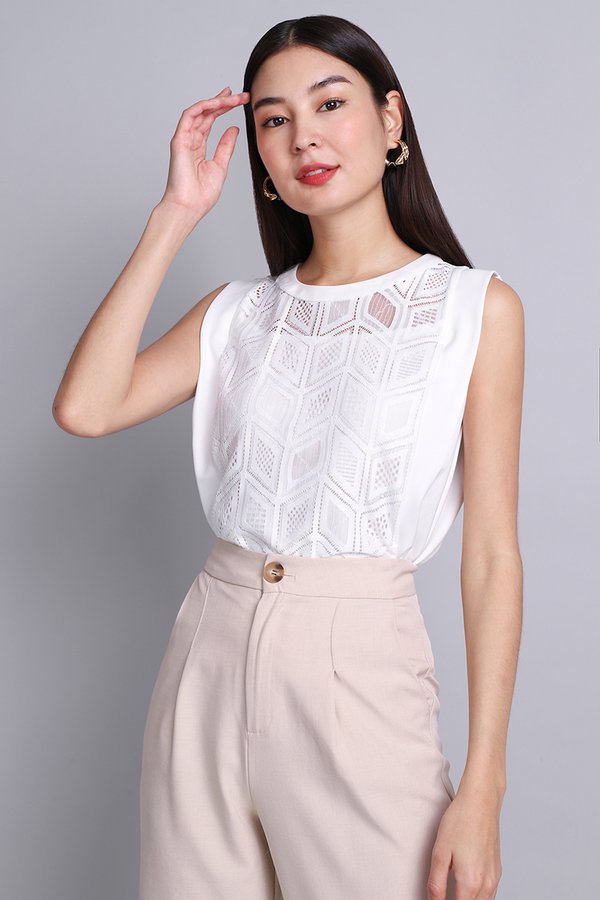 Versailles Top In White Lace