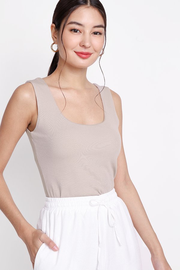 Retta Top In Taupe