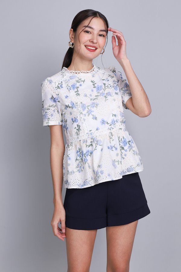 Bonnie Top In White Florals