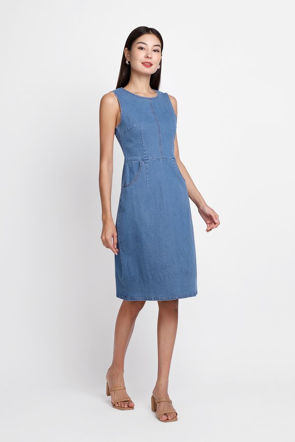 Hanni Dress In Mid Wash
