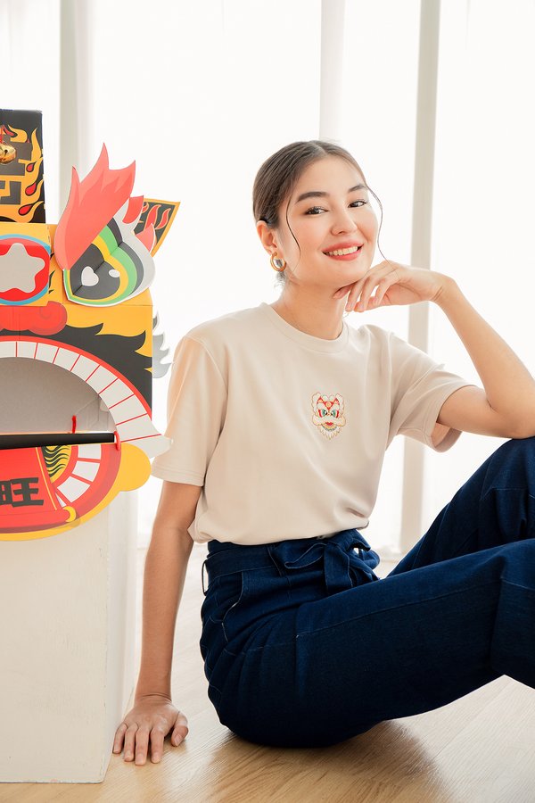 Lion Dance Unisex Top In Light Taupe