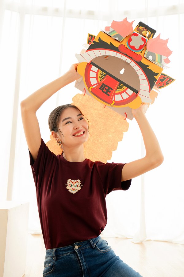 Lion Dance Unisex Top In Merlot