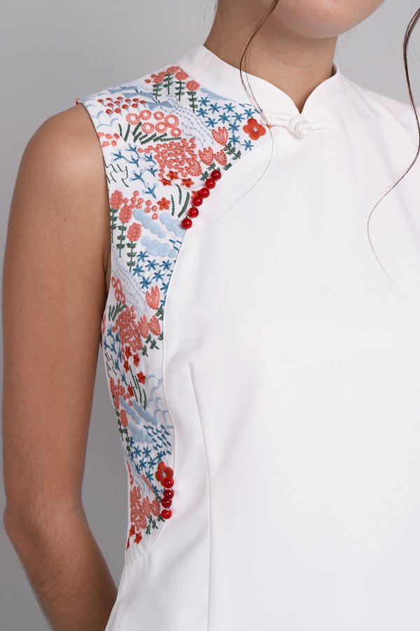Spring Flair Cheongsam Top In Fresh White