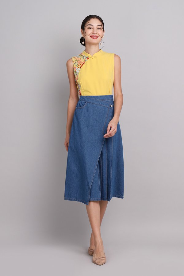Beckett Skirt In Mid Wash