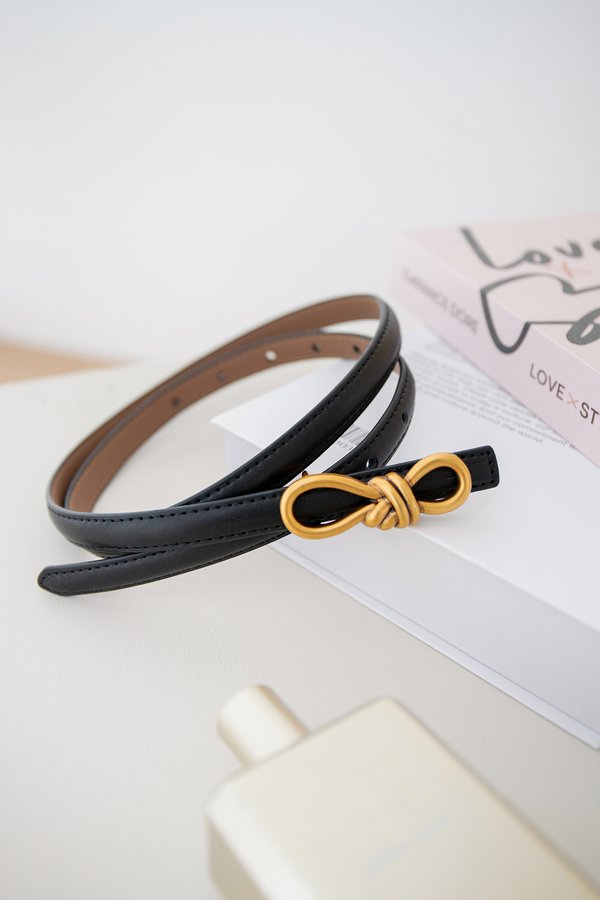 Bow Buckle Belt In Black