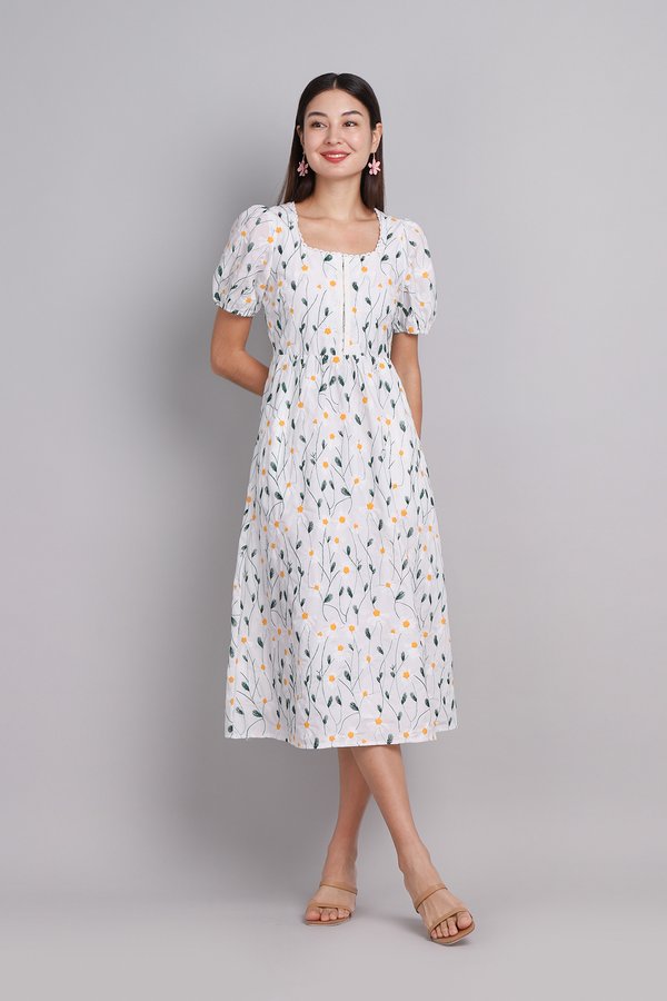 Katelyn Dress In White Daisies
