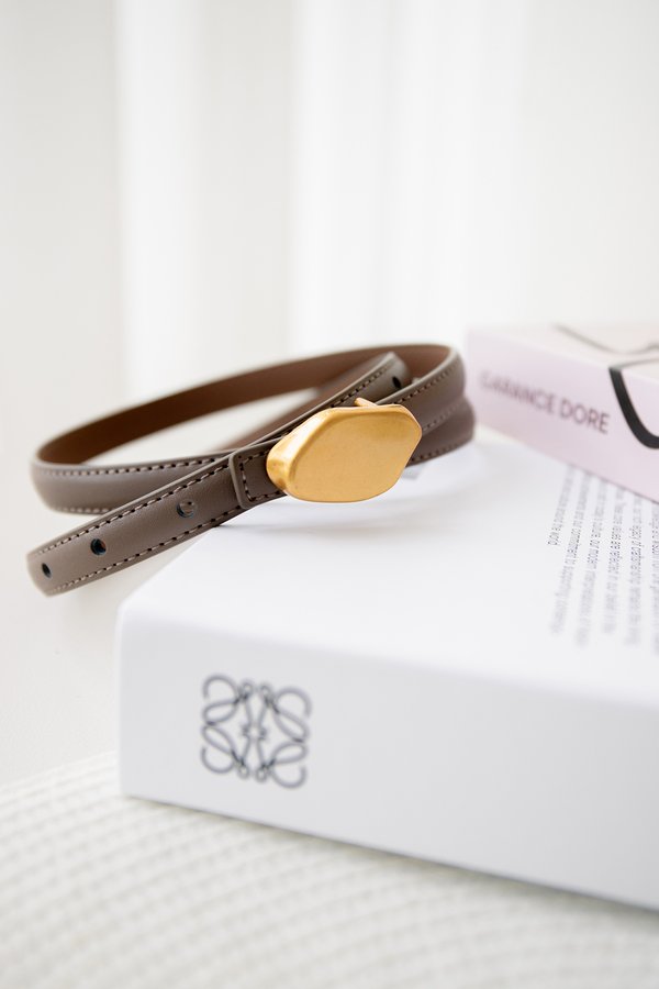 Irregular Buckle Belt In Natural