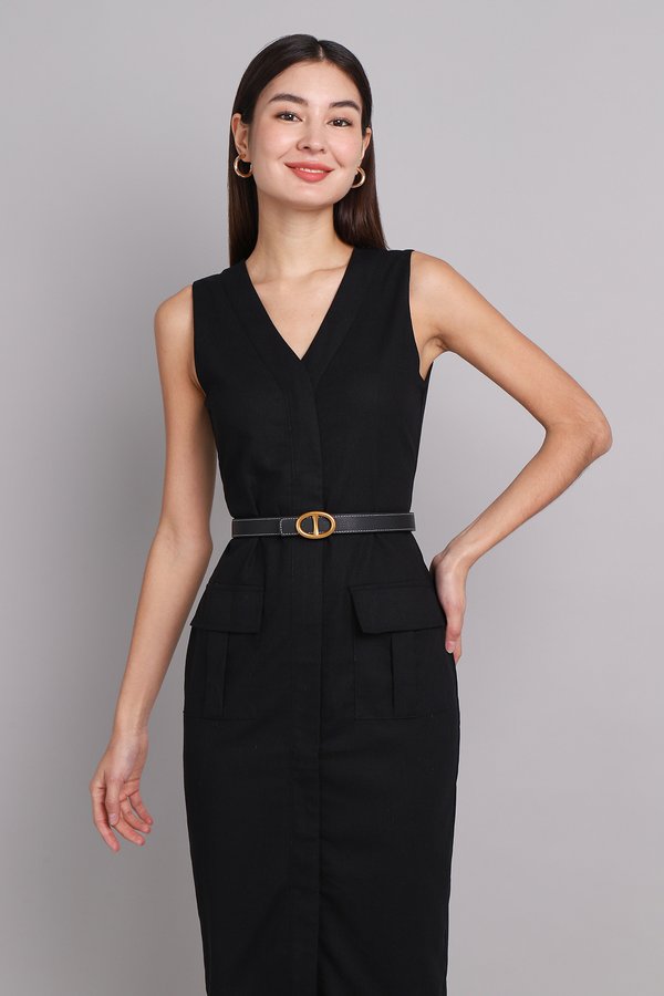 Oval Buckle Belt In Black