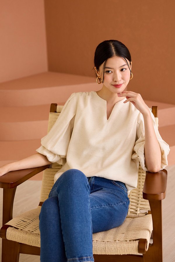 Grand Gestures Top In Textured Oat