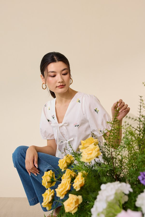 [Backorder] Tasya Top In White Florals