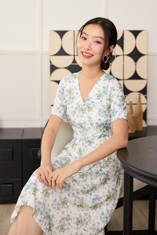 Aurelia Dress In White Prints
