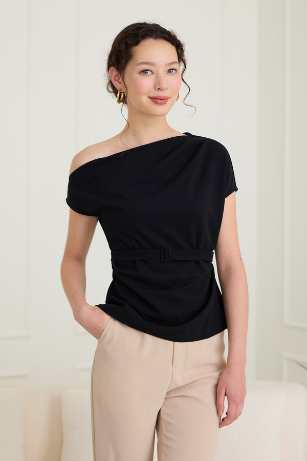 Roselia Top In Classic Black