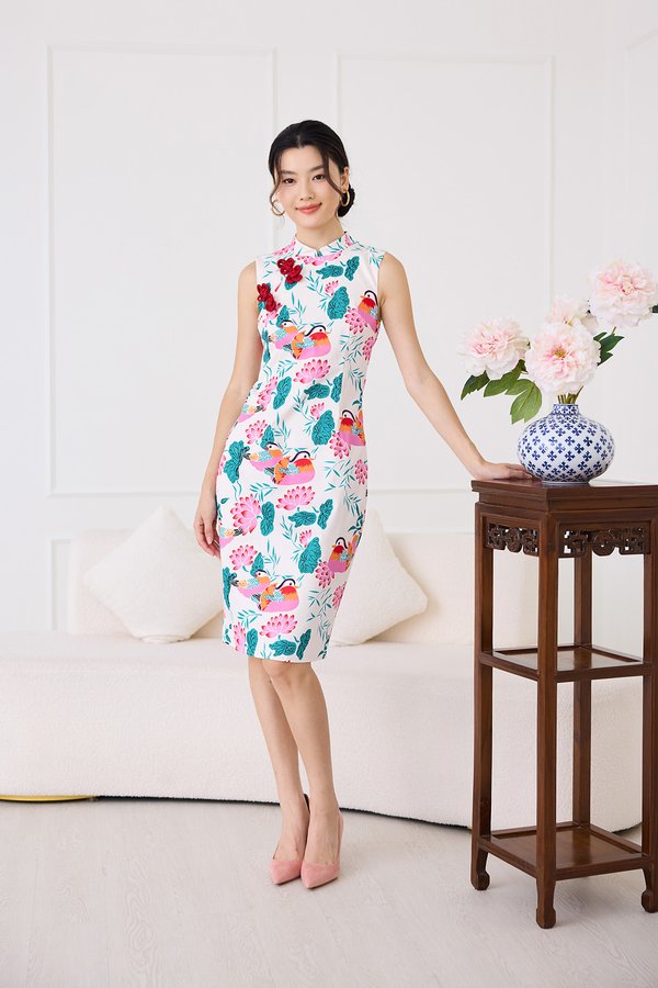 Oriental Portrait Cheongsam Dress In Ivory Prints