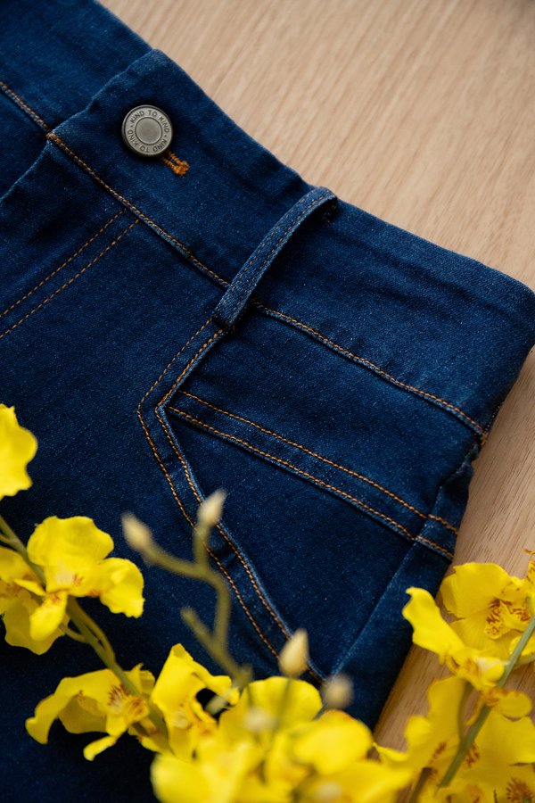 Jacey Skirt In Dark Wash