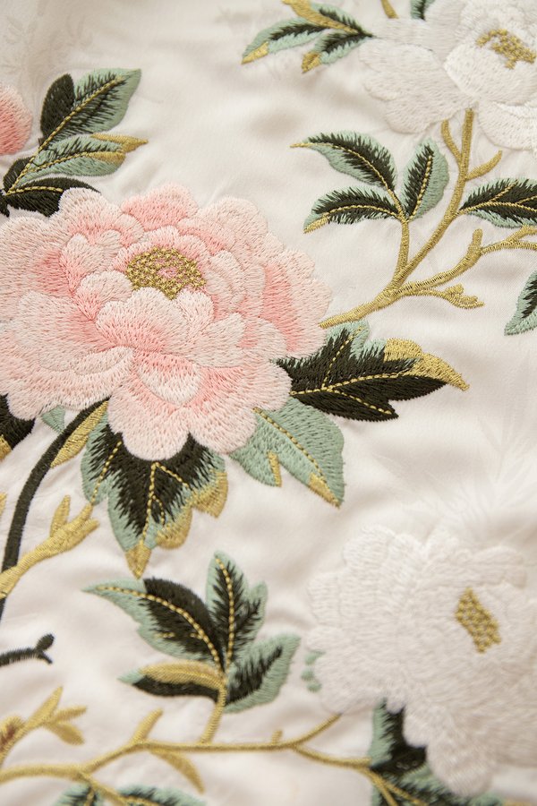 Petal Perfect Cheongsam Top In Ivory White