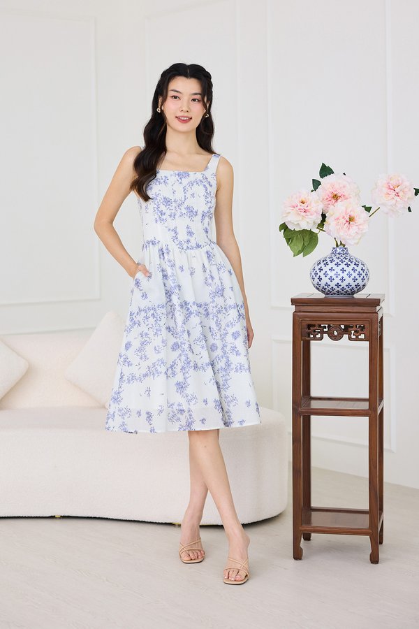 Florina Dress In Porcelain Prints