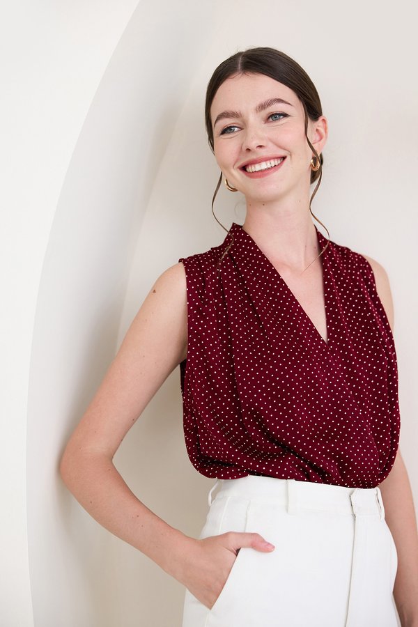 Kindle Top In Burgundy Dots