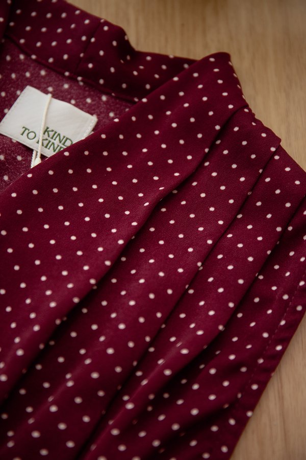 Kindle Top In Burgundy Dots