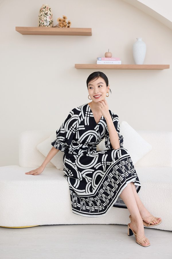 Yoona Dress In Black Prints