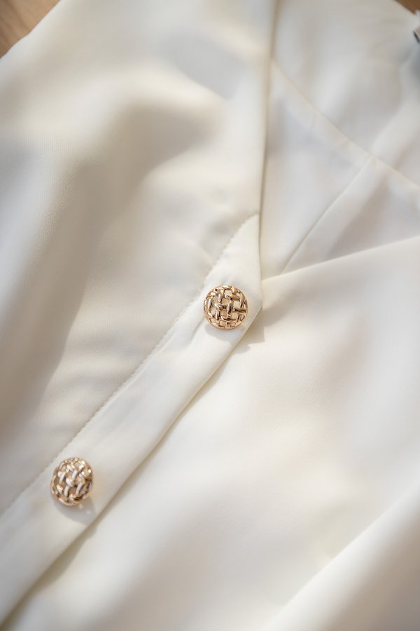 Elara Top In Classic White