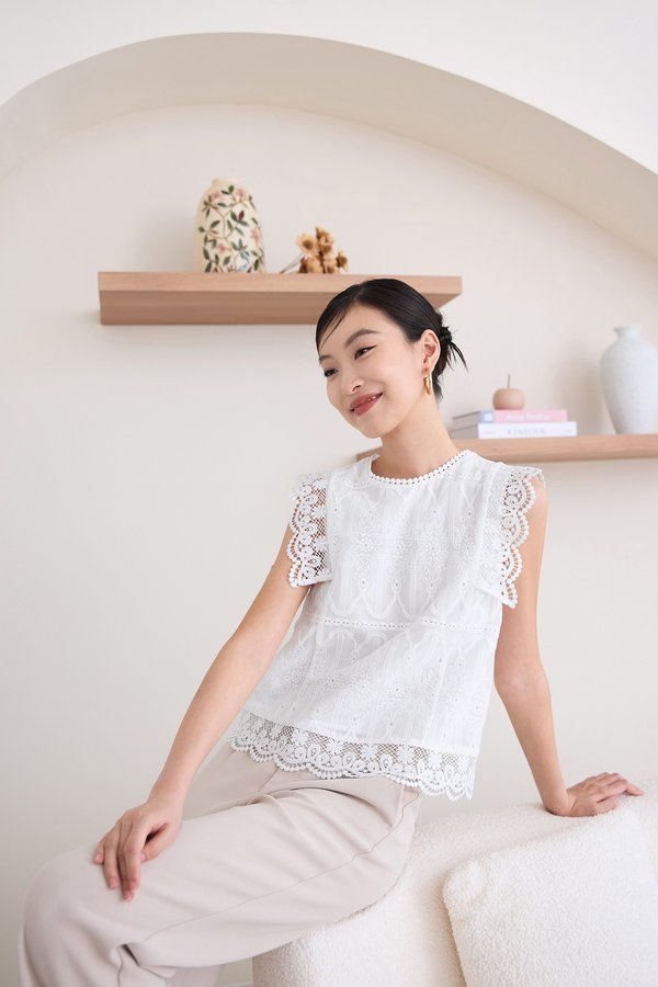 Noa Top In Crochet White