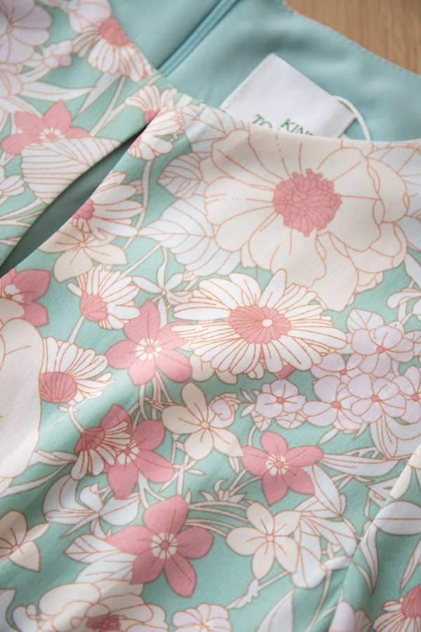 Carys Dress In Seafoam Florals