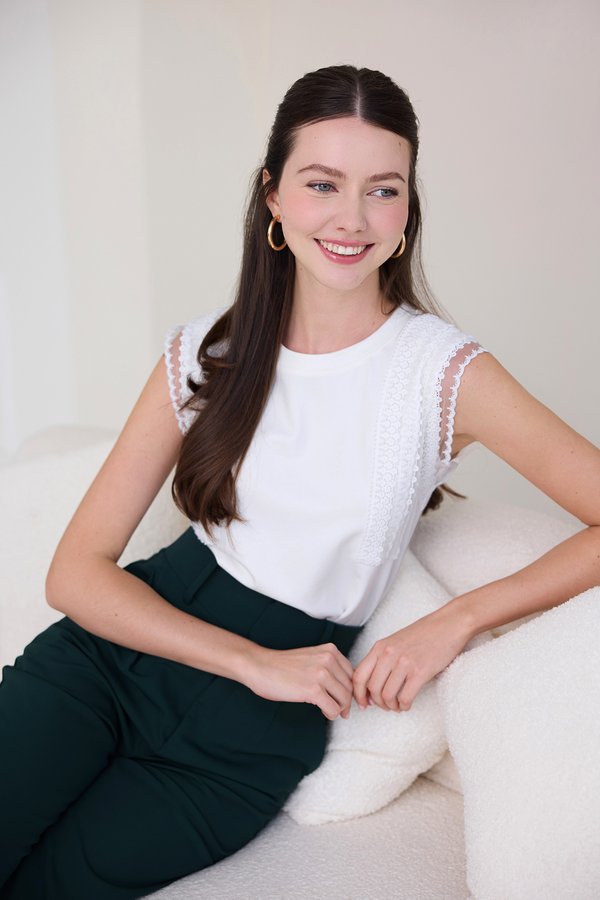 Gloriana Top In Classic White
