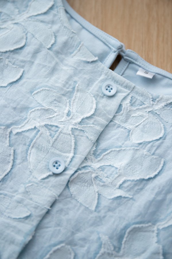 Elias Top In Muted Blue