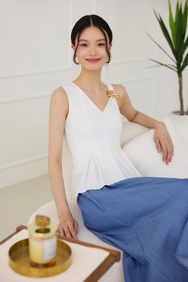 Tara Skirt In Light Wash