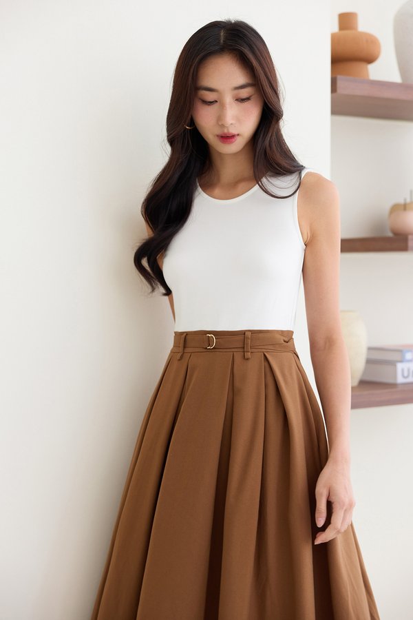 Alessa Dress In White Camel
