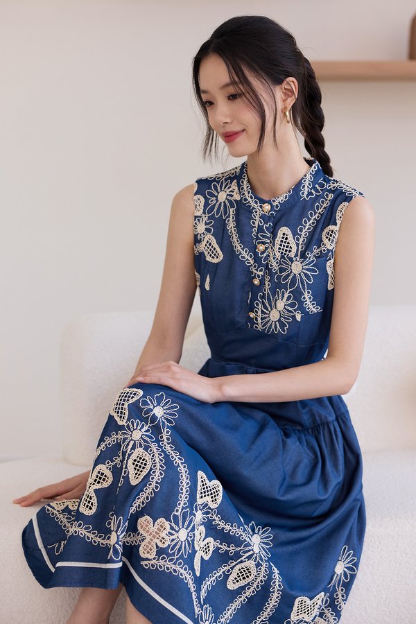 Lisette Dress In Mid Wash