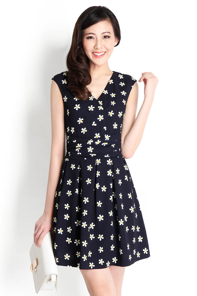 Floral Ephipany Dress In Daisy Prints