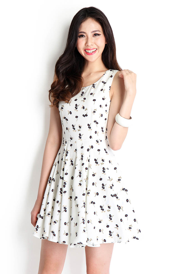 Wildflowers In Bloom Dress In Small Florals