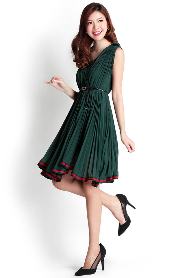 Camellia Pleated Dress In Forest Green
