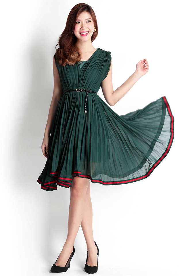 Camellia Pleated Dress In Forest Green