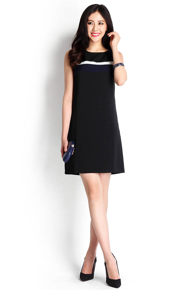Mad For Munich Dress In Black