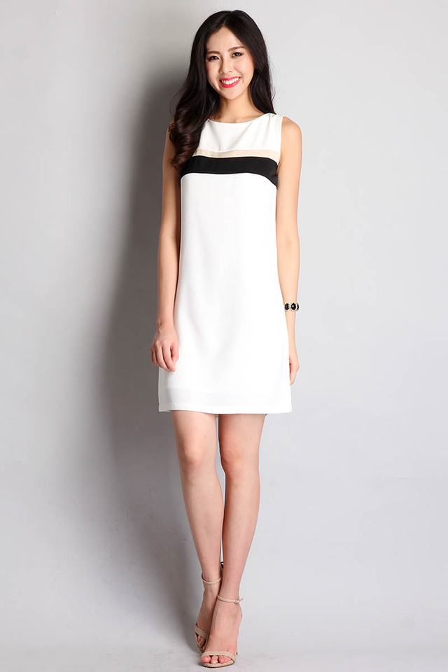 Mad For Munich Dress In White