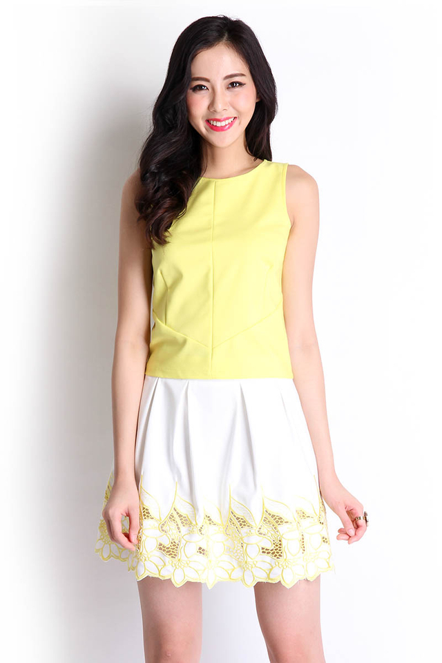 Fresh Insights Skirt In Yellow